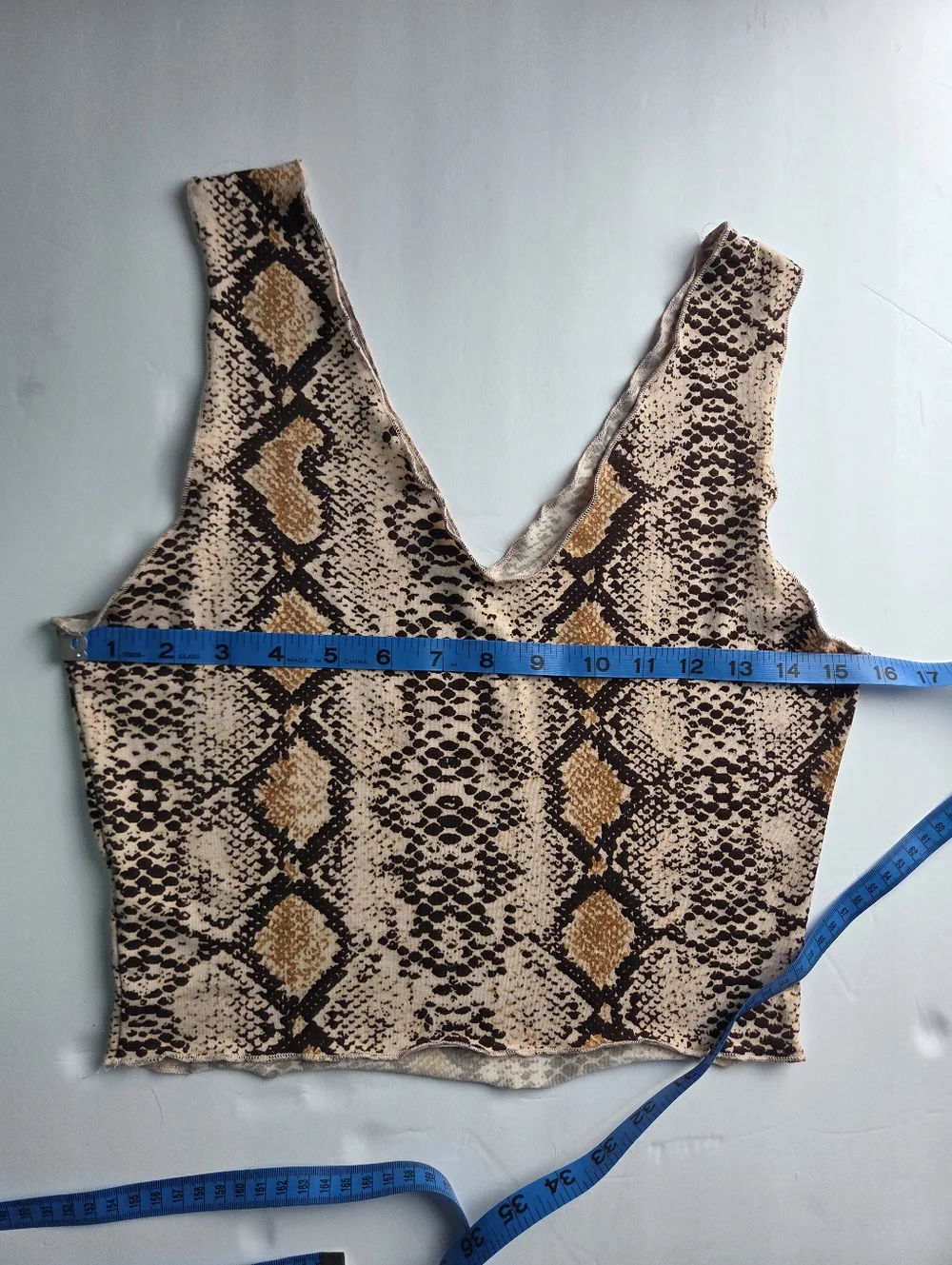 Snake Skin Cropped Tank - Picture 4 of 4